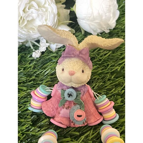Vintage Rare Resin Easter Bunny Long Dangling Legs From Buttons - Picture 2 of 7